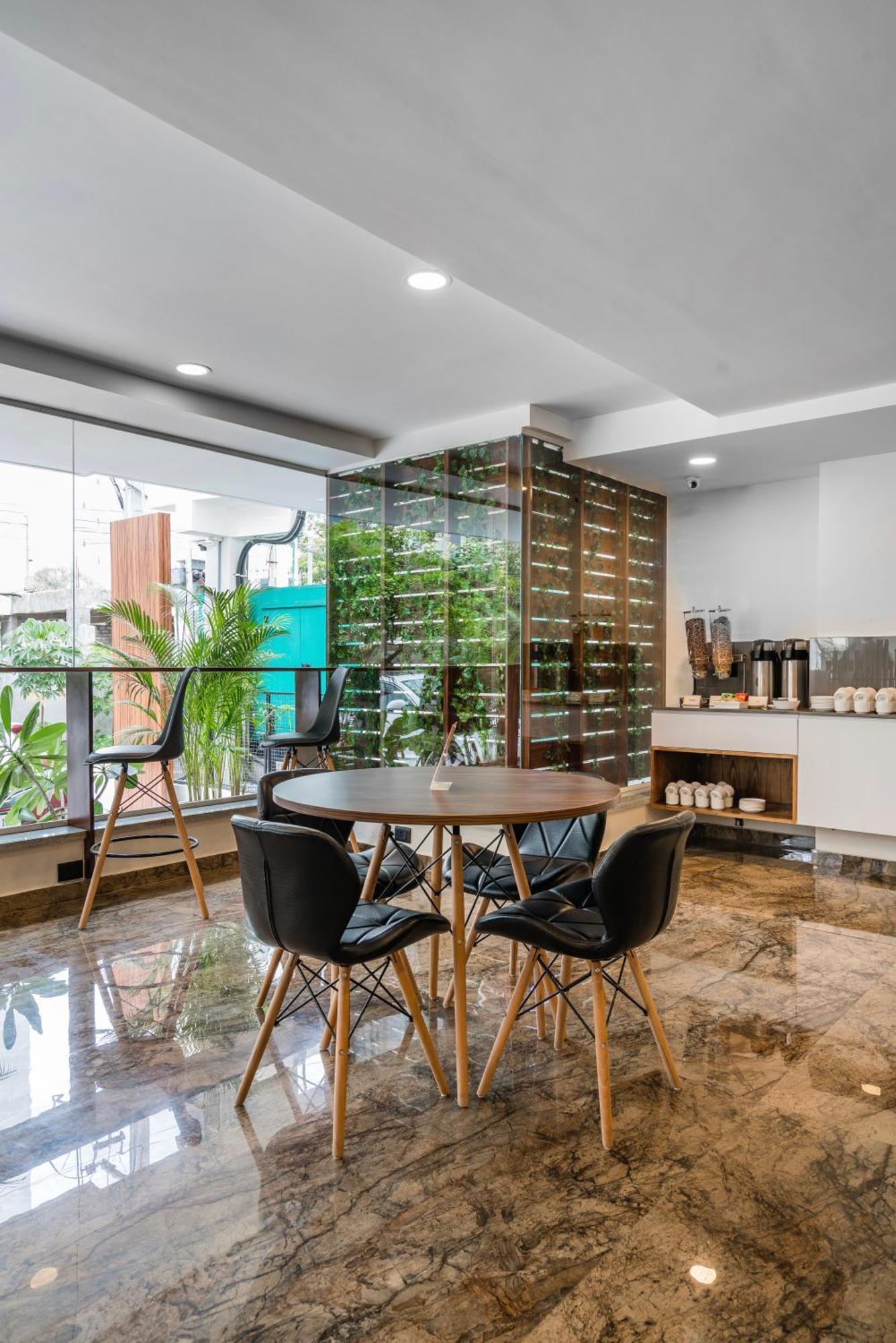 Skyla Studios & Suites - Hitech City Hyderabad Bagian luar foto